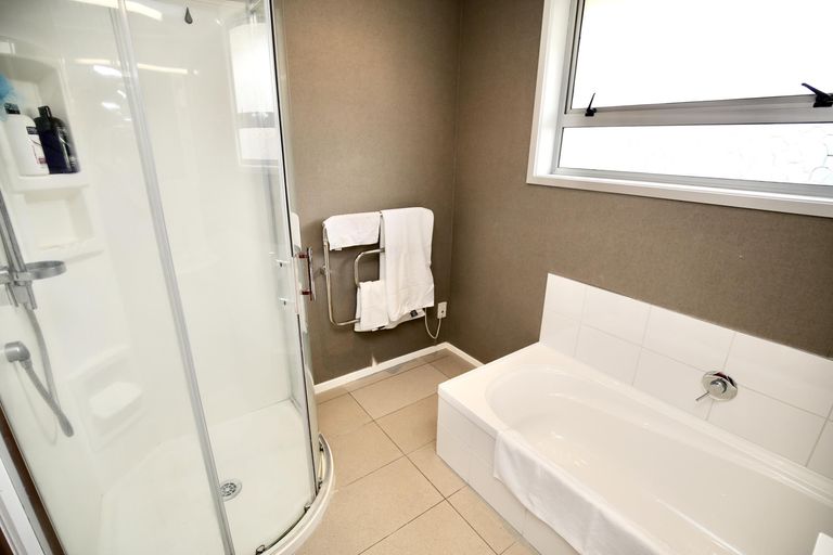 Photo of property in 28 Mcvie Road, Huntly, 3700