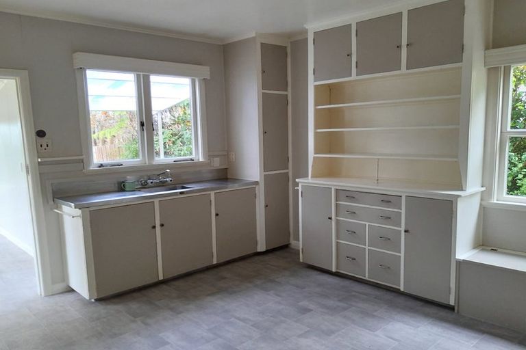 Photo of property in 46 Evans Road, Glen Eden, Auckland, 0602