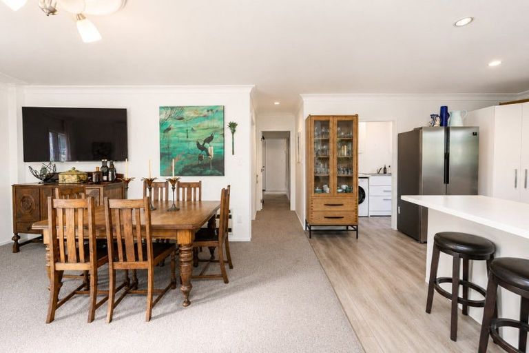 Photo of property in 2 Fern Grove, Taradale, Napier, 4112