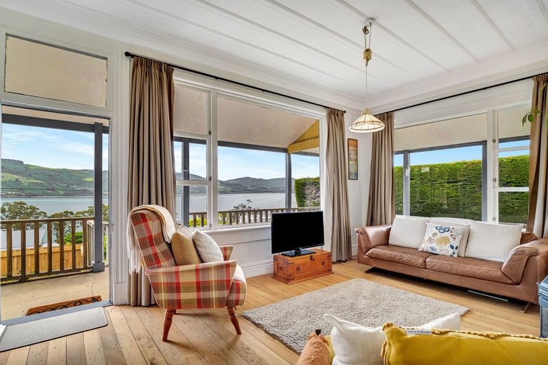 Photo of property in 42 Marion Street, Macandrew Bay, Dunedin, 9014