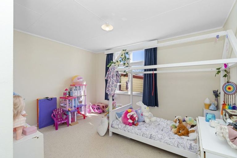 Photo of property in 145 Cambridge Street, Levin, 5510