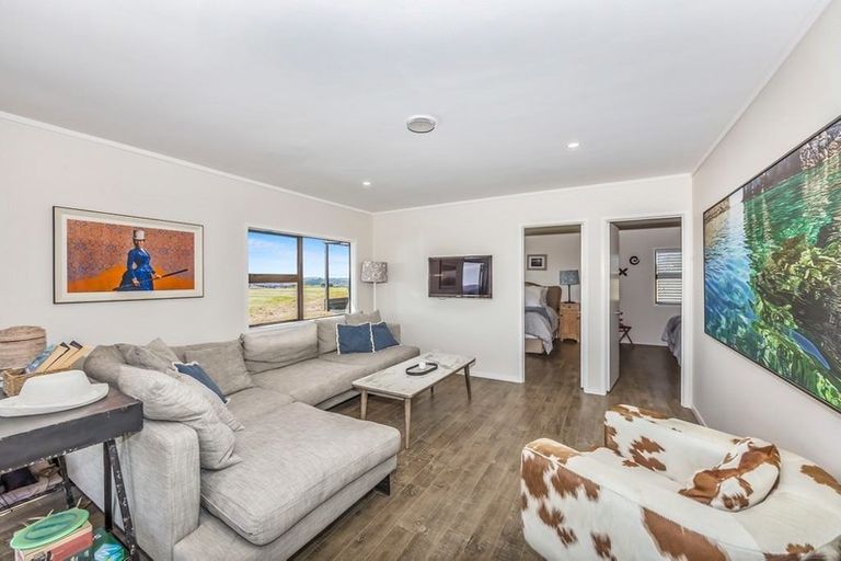 Photo of property in 24 Shegadeen Road, Wharehine, Wellsford, 0973