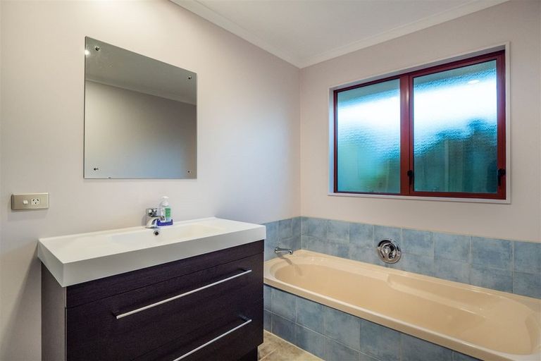 Photo of property in 14 Rowan Place, Mosgiel, 9024