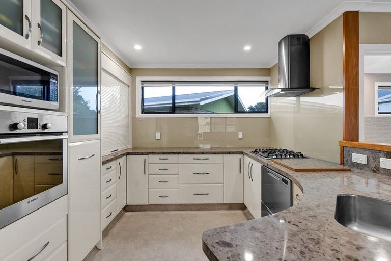 Photo of property in 4 Ramanui Avenue, Hawera, 4610