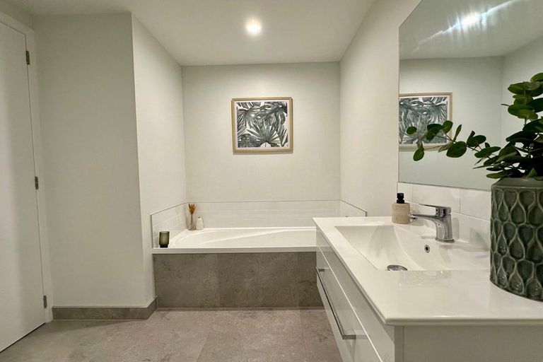 Photo of property in 4 Kaiwawao Lane, Hobsonville, Auckland, 0616