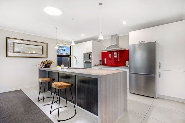 Photo of property in 10 Butterworth Crescent, Papamoa Beach, Papamoa, 3118