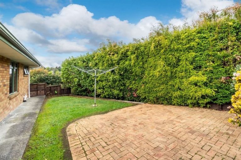 Photo of property in 32 Woodridge Avenue, Northcross, Auckland, 0630
