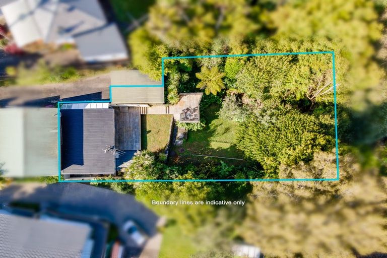 Photo of property in 2/45 Cron Avenue, Te Atatu South, Auckland, 0610