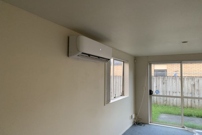 Photo of property in 62 Woodbank Drive, Glen Eden, Auckland, 0602