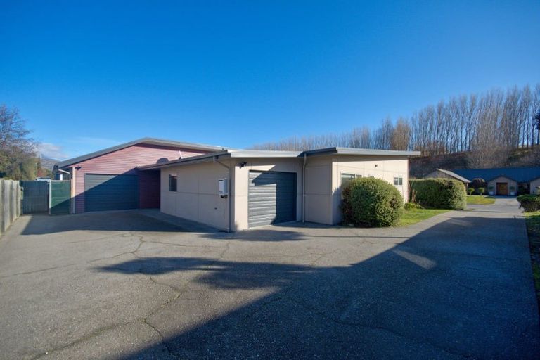 Photo of property in 28 Sylvan Street, Lake Hayes, Queenstown, 9304