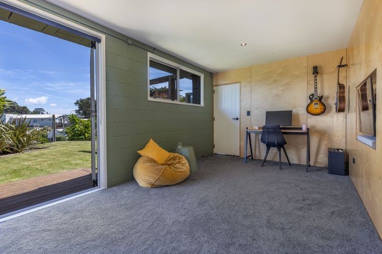 Photo of property in 72 Rosetta Road, Raumati South, Paraparaumu, 5032