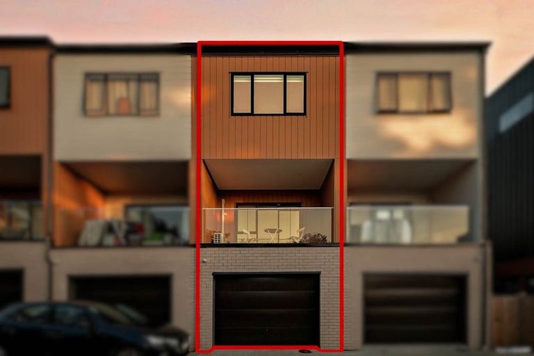 Photo of property in 11/9 Schnapper Rock Road, Greenhithe, Auckland, 0632