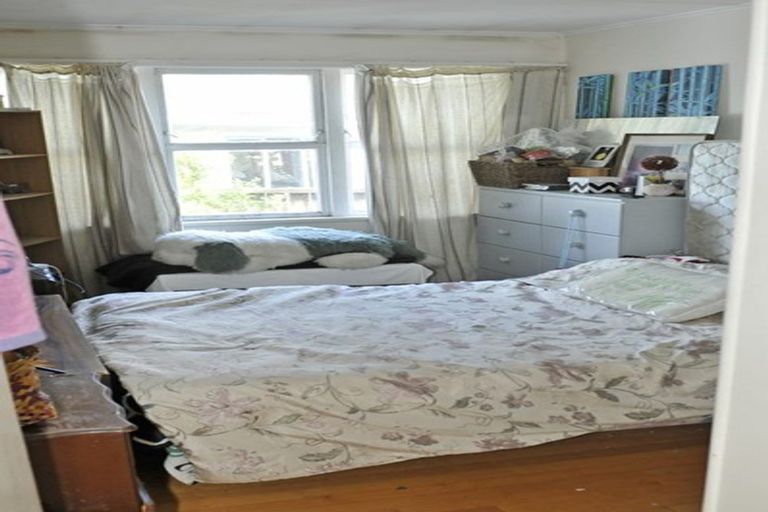 Photo of property in 127 Lancaster Road, Beach Haven, Auckland, 0626