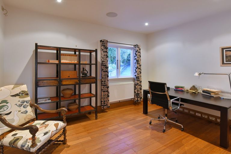 Photo of property in 103 Hackthorne Road, Cashmere, Christchurch, 8022