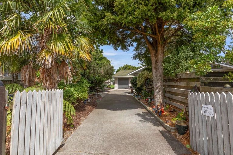 Photo of property in 16 Antrim Place, Hokowhitu, Palmerston North, 4410