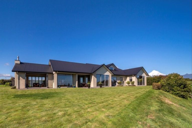 Photo of property in 396 Upland Road, Tarurutangi, New Plymouth, 4372