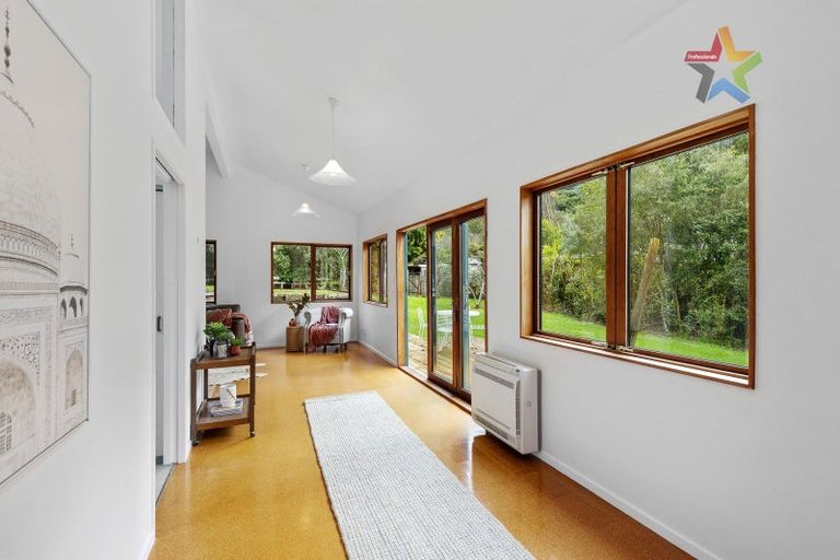 Photo of property in 34 Jocelyn Crescent, Pinehaven, Upper Hutt, 5019