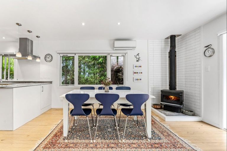 Photo of property in 8 Grand View Road, Leigh, 0985