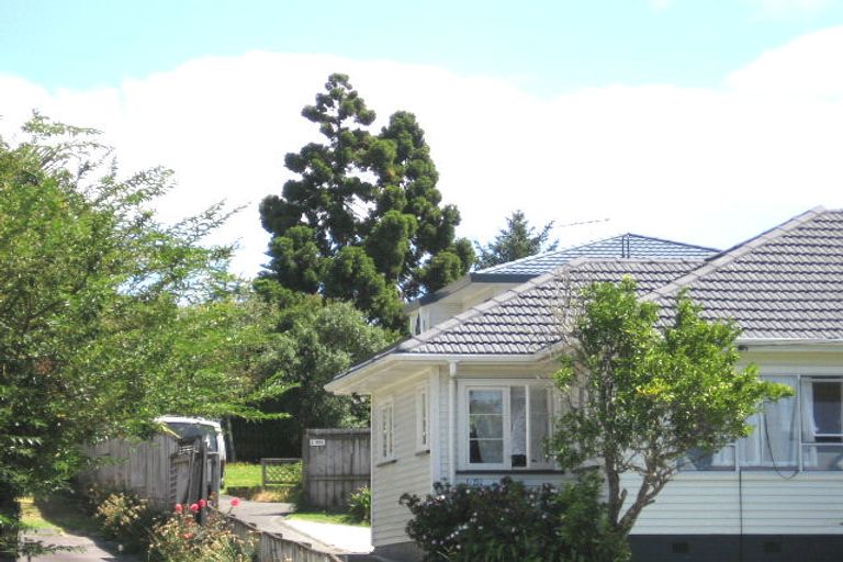 Photo of property in 1/252 Rangatira Road, Beach Haven, Auckland, 0626