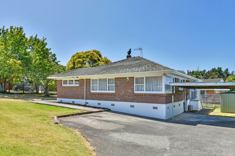 Photo of property in 1 Tanners Road, Mangere Bridge, Auckland, 2022