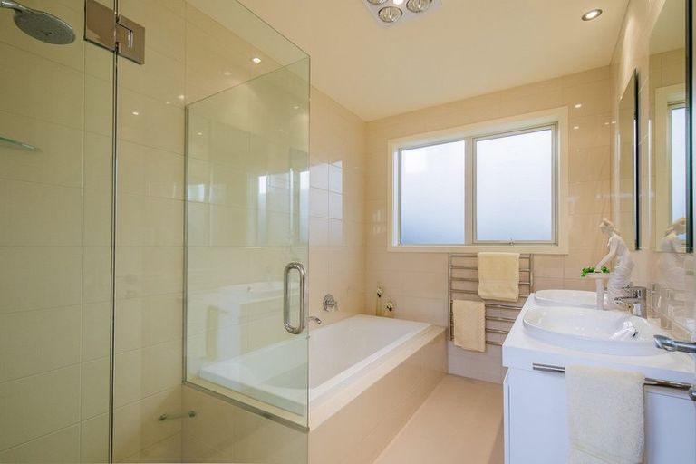 Photo of property in 22 Old Station Avenue, Wanaka, 9305