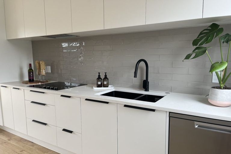 Photo of property in 10 Balthazar Road, Kumeu, 0810