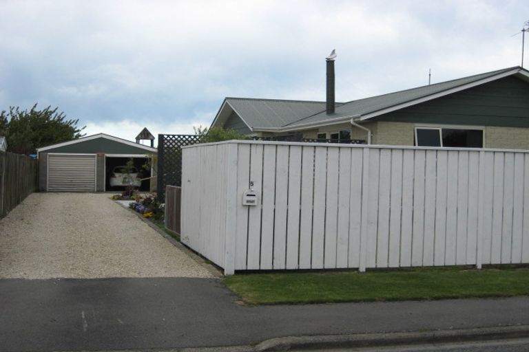 Photo of property in 5 Seadown Crescent, Amberley, 7410