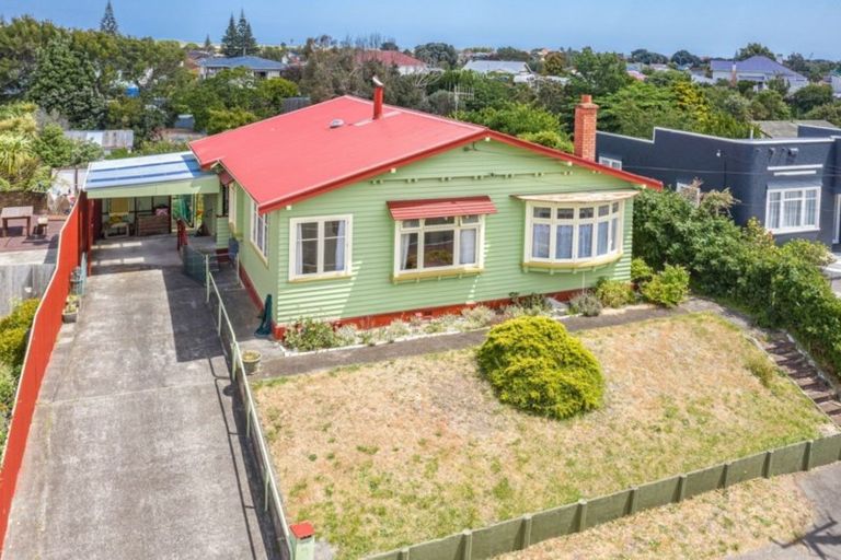 Photo of property in 99 Alma Road, Gonville, Whanganui, 4501