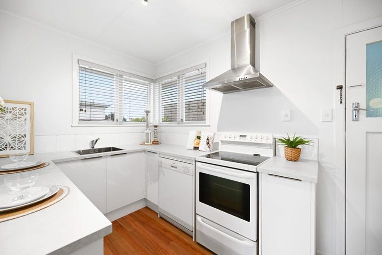 Photo of property in 64 Aurora Terrace, Hillcrest, Hamilton, 3216