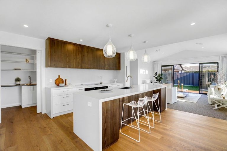 Photo of property in 16 Rich Rise, Havelock North, 4130