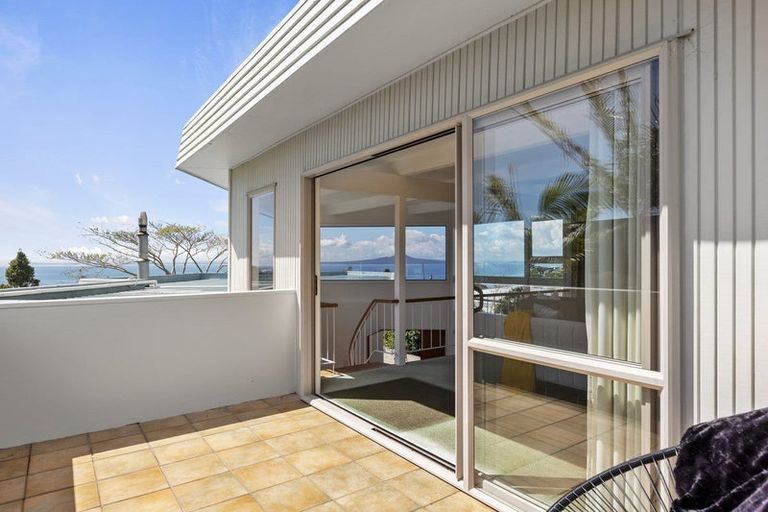 Photo of property in 825 Beach Road, Browns Bay, Auckland, 0630