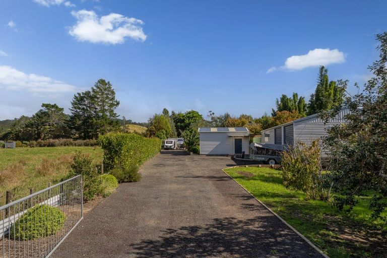 Photo of property in 17 Cemetery Road, Kuaotunu, Whitianga, 3592