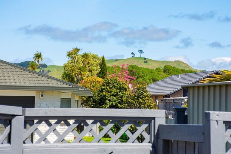 Photo of property in 64 Blake Boulevard, Papamoa Beach, Papamoa, 3118