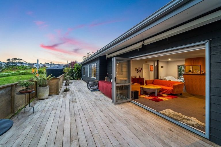 Photo of property in 120 Tiriwa Drive, Massey, Auckland, 0614