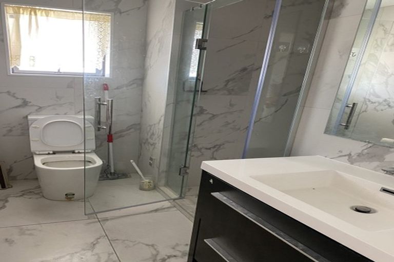 Photo of property in 1 Peony Mews, Oteha, Auckland, 0632