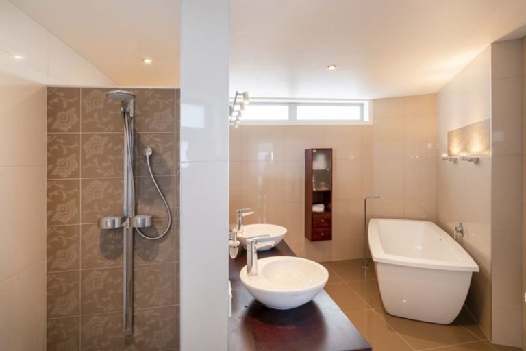 Photo of property in 148 Centennial Drive, Whitianga, 3510