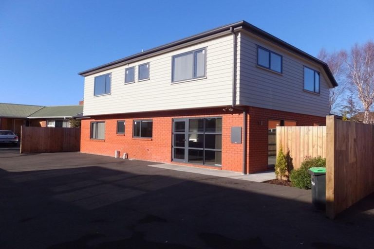Photo of property in 76b Peer Street, Upper Riccarton, Christchurch, 8041