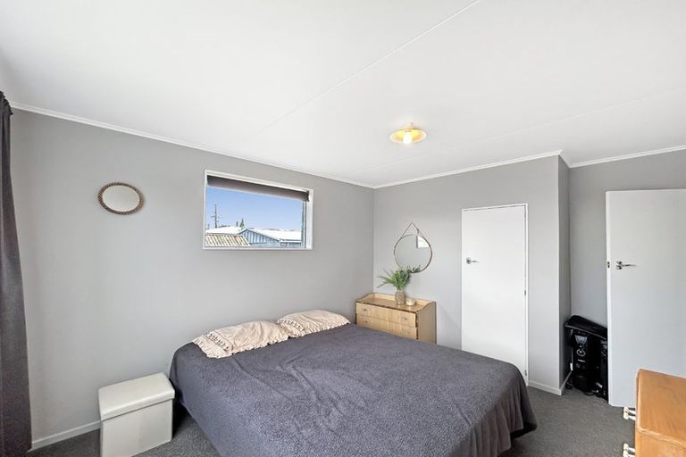 Photo of property in 1 Kaka Street, Gore, 9710