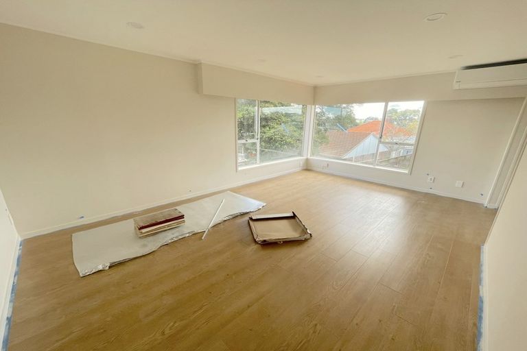 Photo of property in 2/23 Esmonde Road, Takapuna, Auckland, 0622