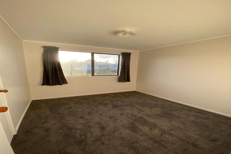 Photo of property in 2/16 Silver Creek Road, Weymouth, Auckland, 2103