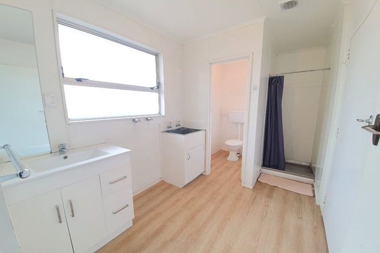 Photo of property in 1/11 Worcester Street, West End, Palmerston North, 4410