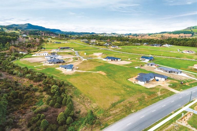 Photo of property in 12 Kahikatea Drive, Kinloch, Taupo, 3377