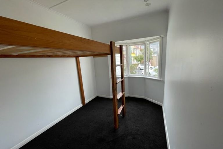 Photo of property in 120 Brougham Street, Mount Victoria, Wellington, 6011