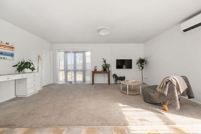 Photo of property in 42 Rutherford Drive, Waikanae Beach, Waikanae, 5036