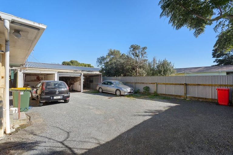 Photo of property in 1/4 Mckenzie Street, Levin, 5510