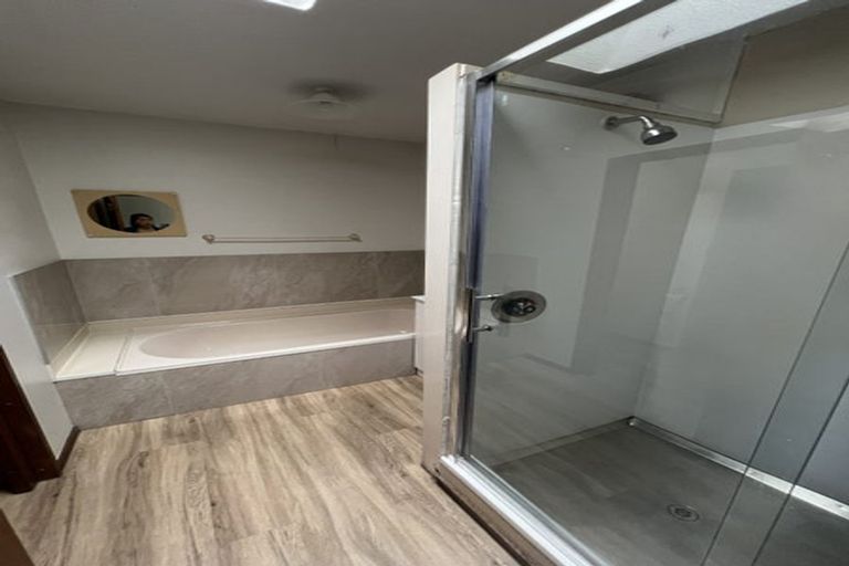 Photo of property in 1/262 Riccarton Road, Upper Riccarton, Christchurch, 8041