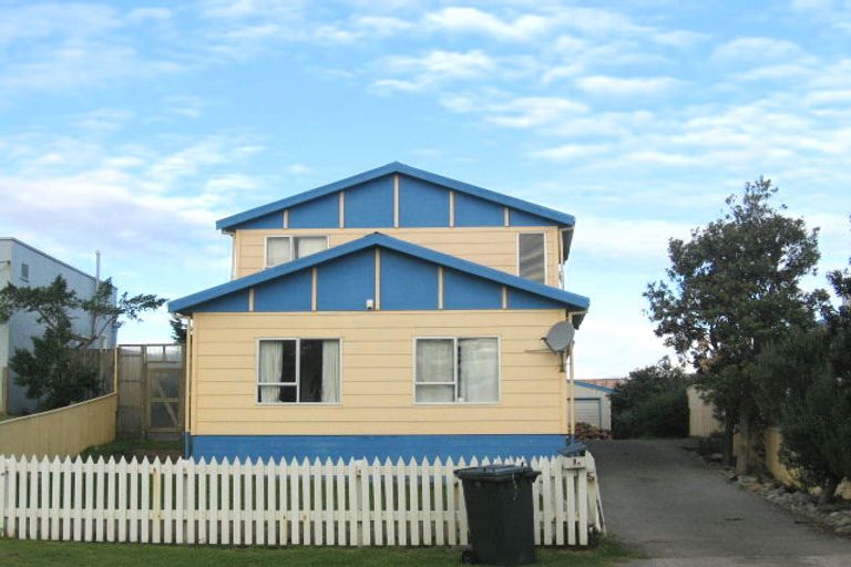 Photo of property in 8a Babbacombe Avenue, Otaki Beach, Otaki, 5512