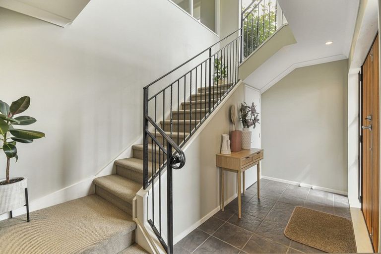 Photo of property in 5 Beirut Court, The Gardens, Auckland, 2105