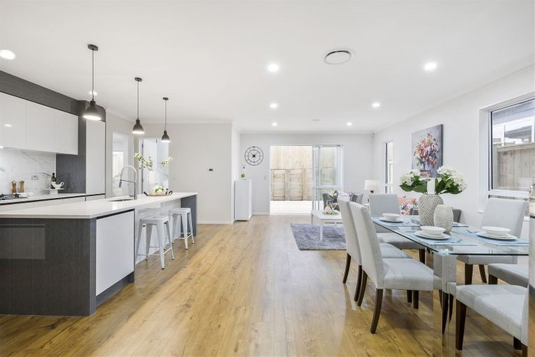 Photo of property in 93 Tir Conaill Avenue, Flat Bush, Auckland, 2019