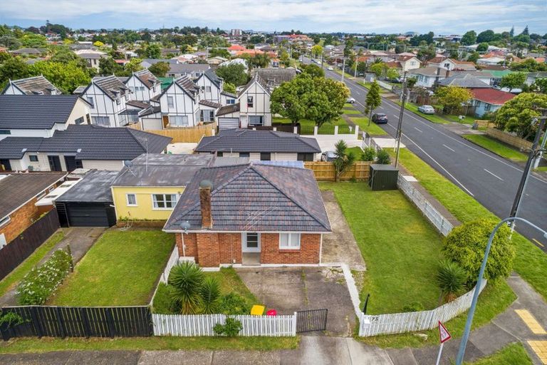 Photo of property in 73 Kenderdine Road, Papatoetoe, Auckland, 2025